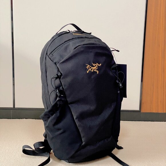 Unisex Arc'teryx Black 26L Backpack Bag - Picture 7 of 8